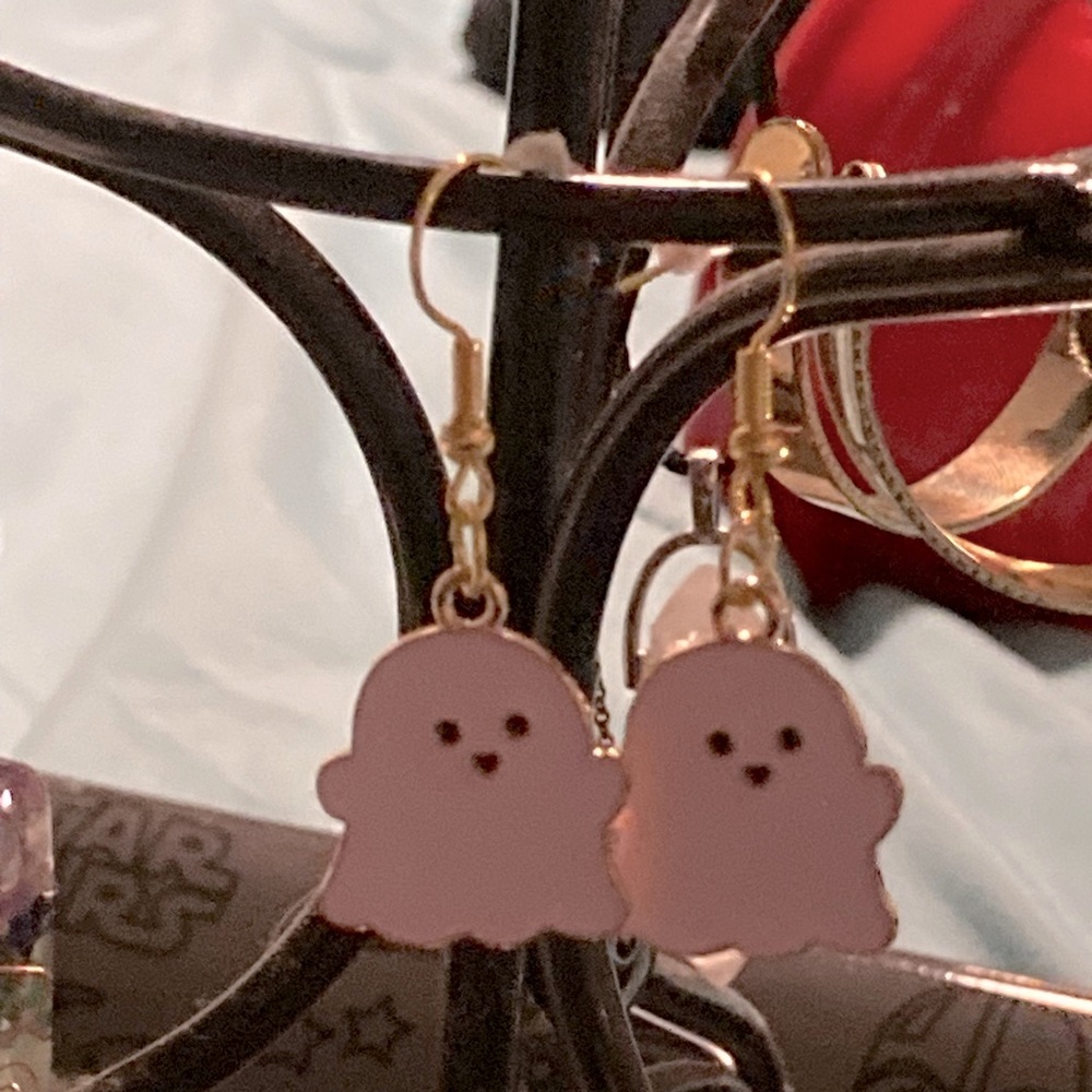 new dangle Pink enamel and gold ghost earrings - Picture 4 of 5